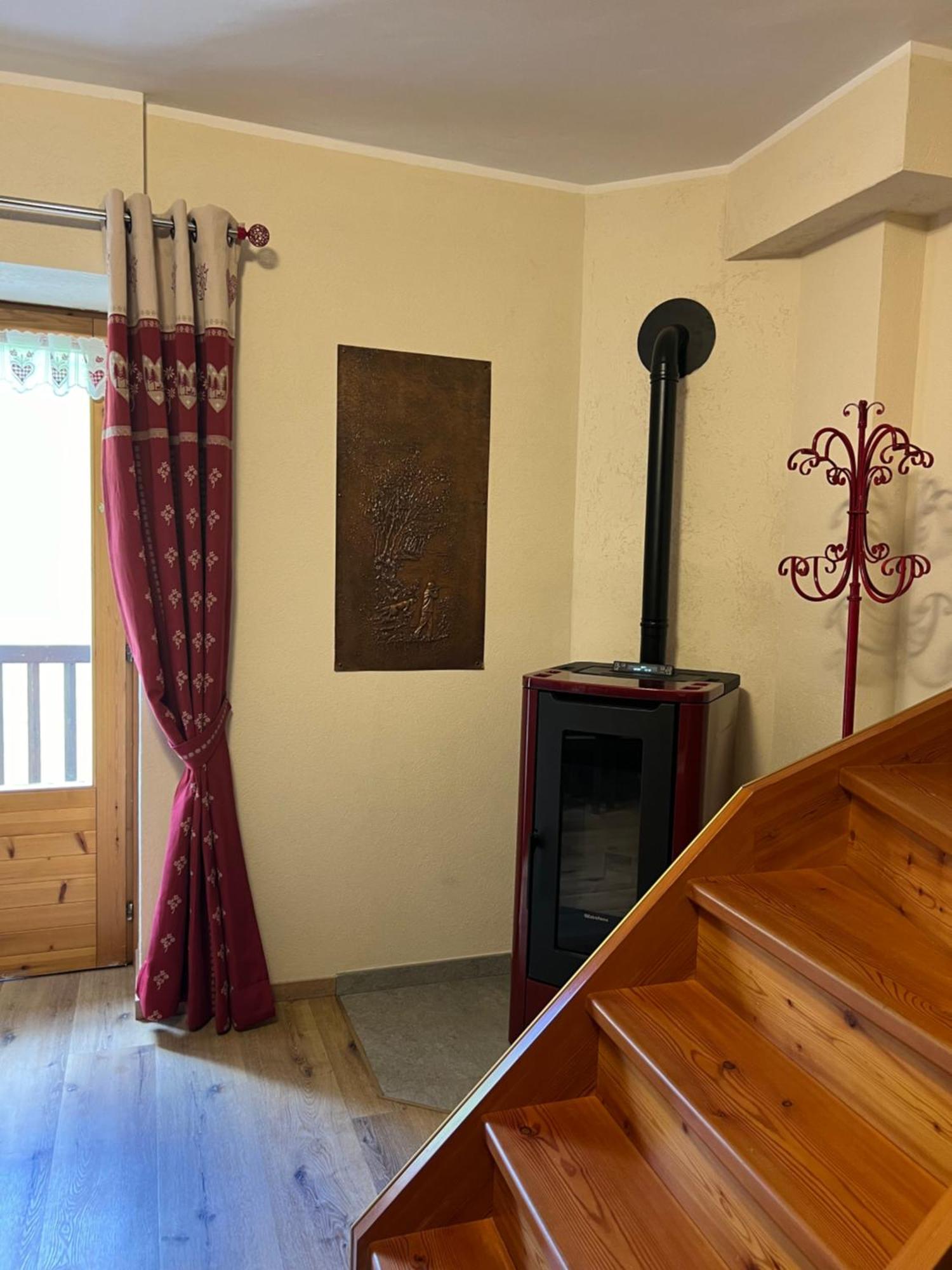 Maison Marcoz - Appartamenti Vacanze Этрубль Экстерьер фото